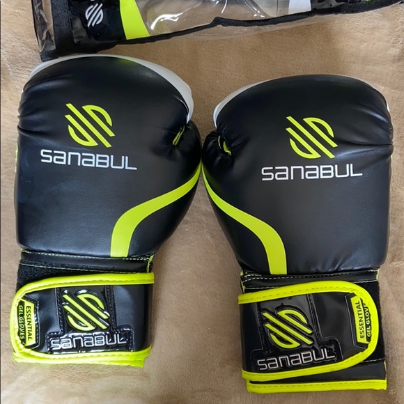 boxing gloves sanabul